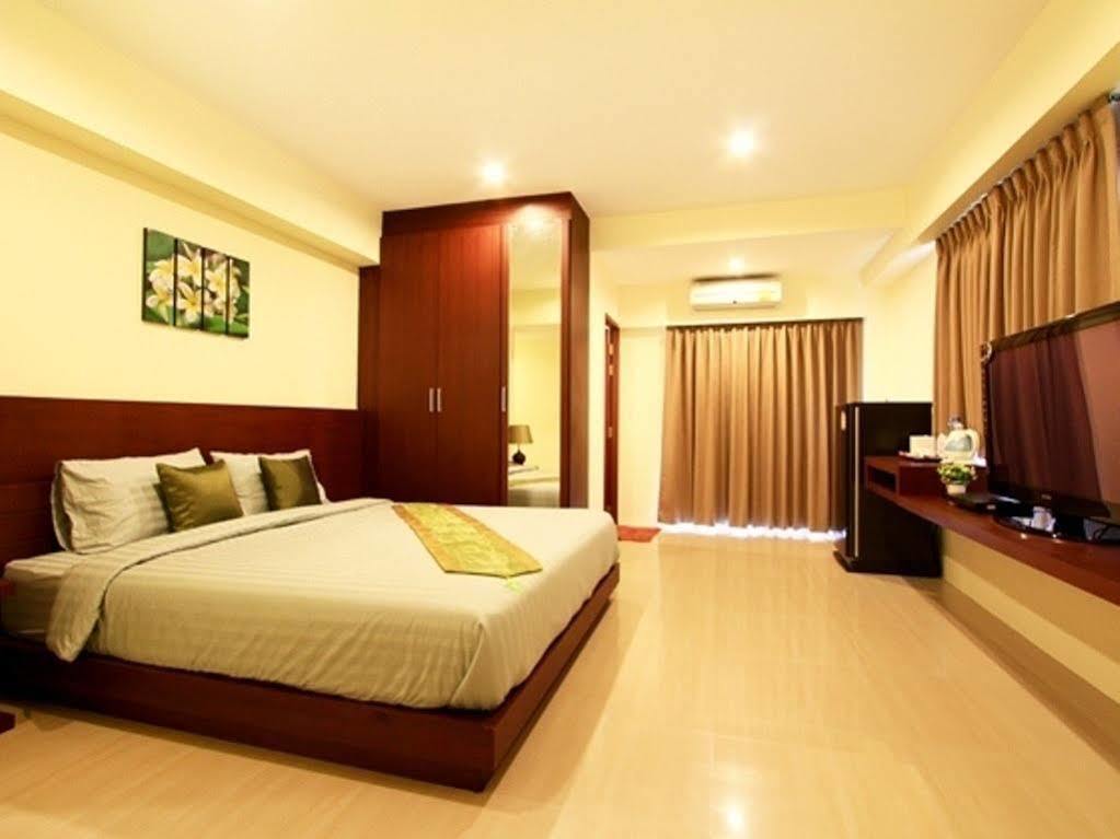 The Loft Resort Бангкок Экстерьер фото